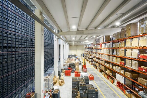 alberto-rodriguez--aCrA9FmT8Y-unsplash Business consultation and digital solutions for Retail CPG & Logistics transformation
